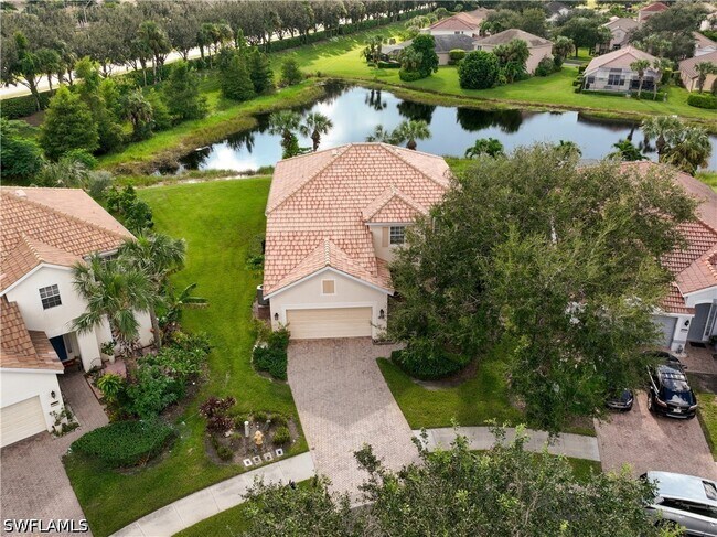 2133 Fairmont Ln