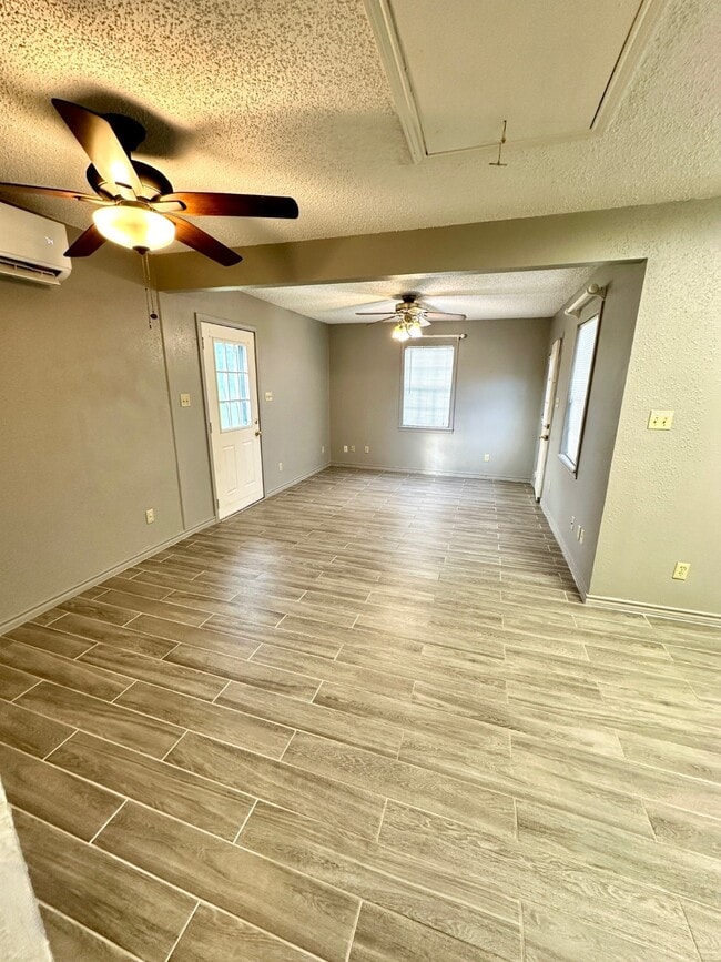 Photo - 100 Happy Hollow Rd