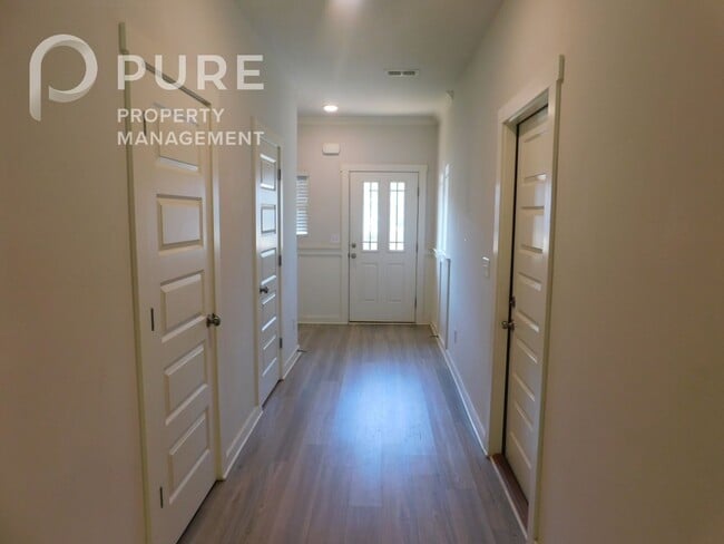 Photo - 672 The Heights Ln