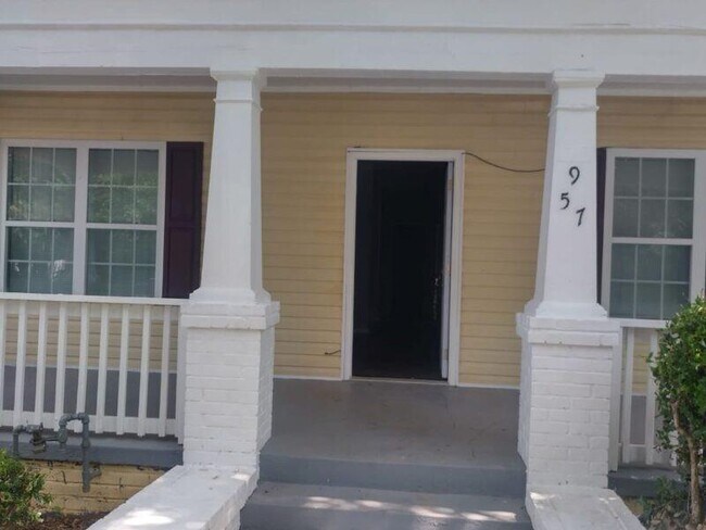 Photo - 957 Harwell St NW