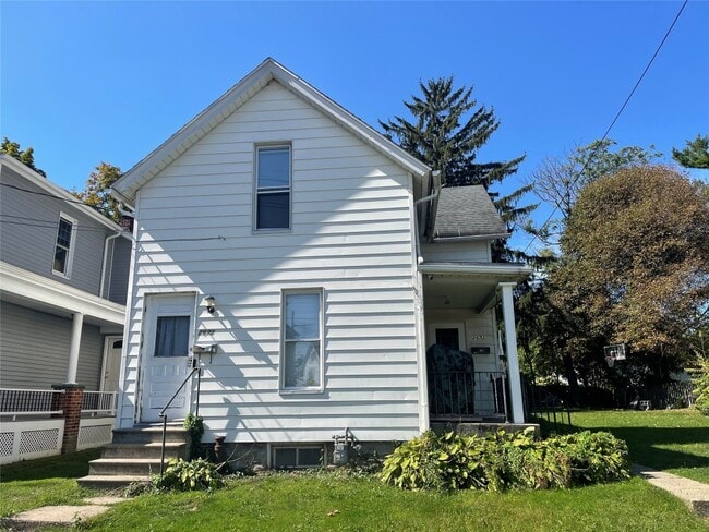 Building Photo - 2672 Myrtle St Rental