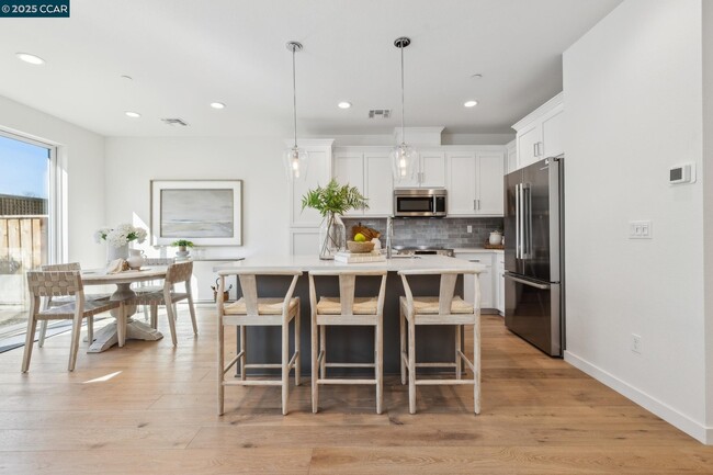 Photo - 48 Riverbend Ln