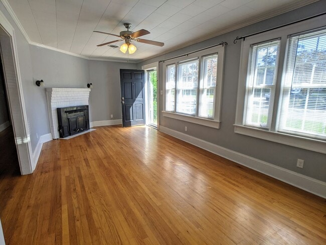 Photo - Lovely 3 Bedroom Rambler