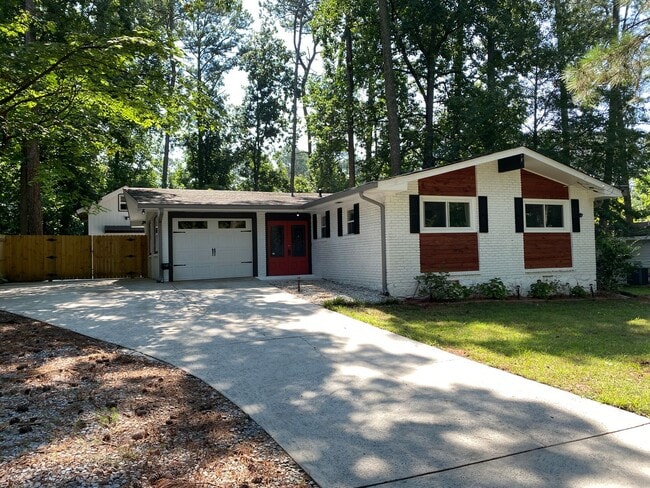Photo - Amazing in town ranch awaits you!