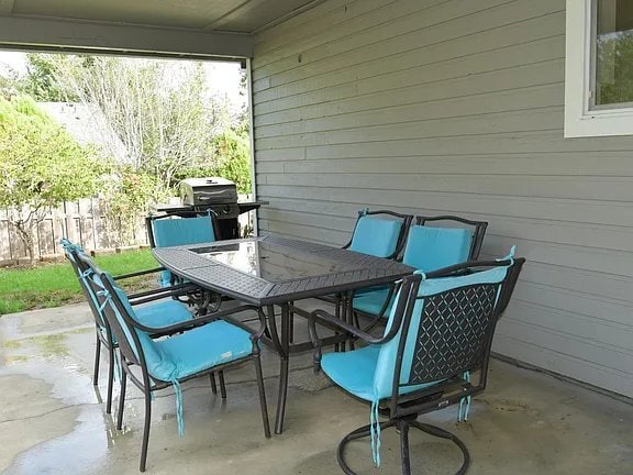 Photo - 990 NW 178th Ave