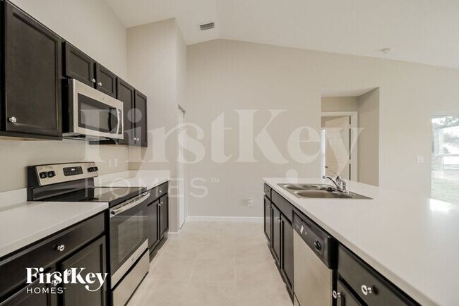 Photo - 1182 Jaslo St SE