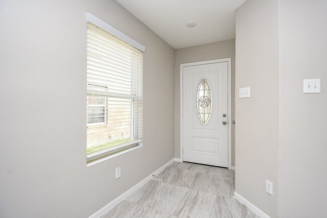 Photo - 5011 Ivy Fair Way