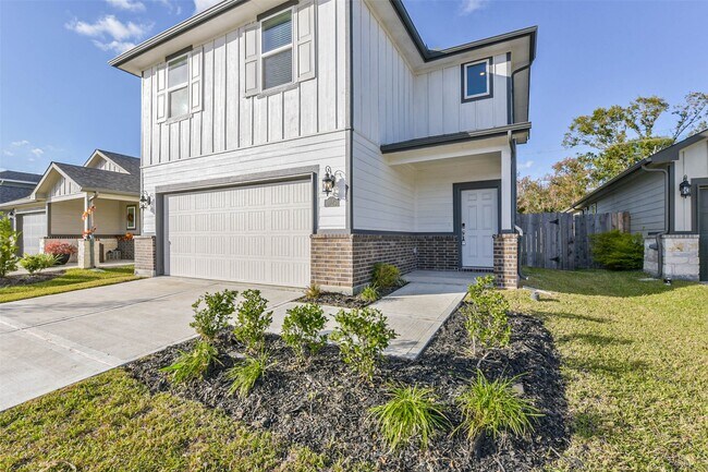 Photo - 5723 Madden Ln