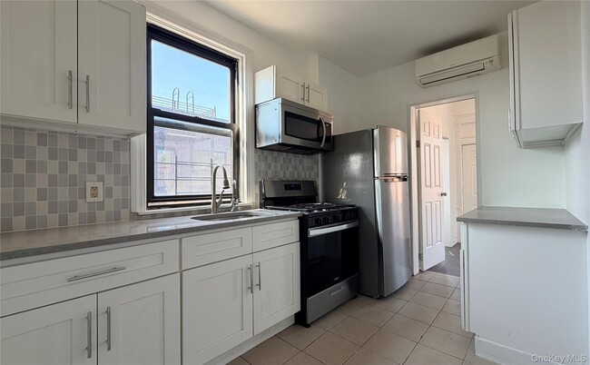 Photo - 1840 Bronxdale Ave Unit APT 3
