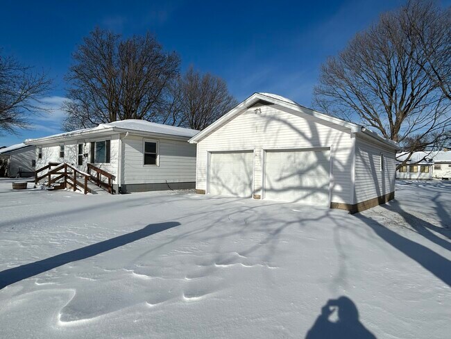 Photo - 130 Walnut St