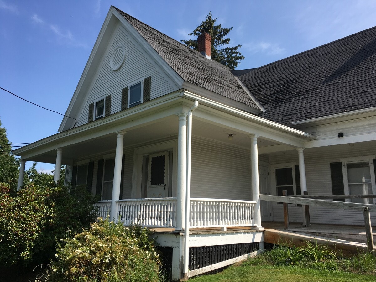 Main entrance - 99 Court St