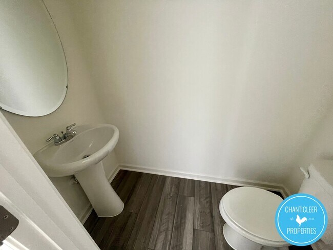 Photo - 329 Spaight Acrs Wy