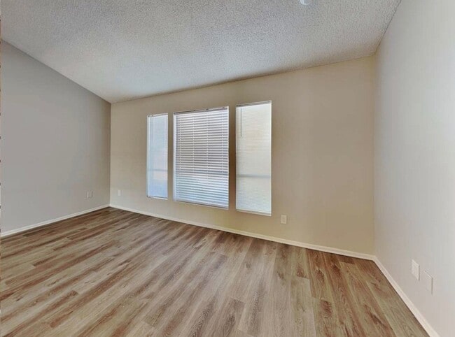 Photo - 4507 W Gardenia Ave