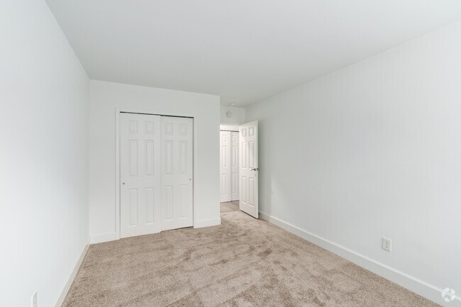 2BR, 1BA - 990SF - Second Bedroom