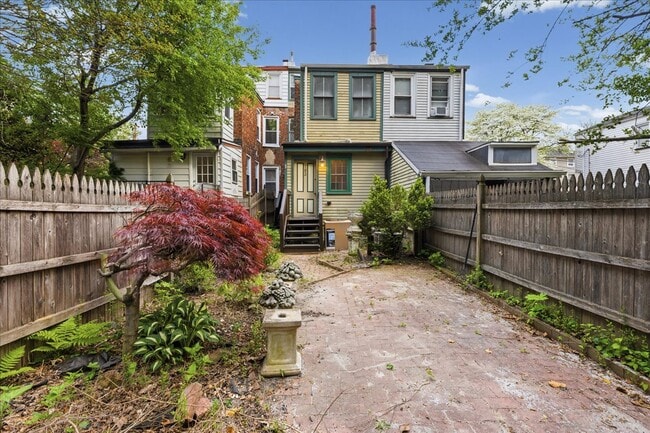 Photo - 103 W Union St