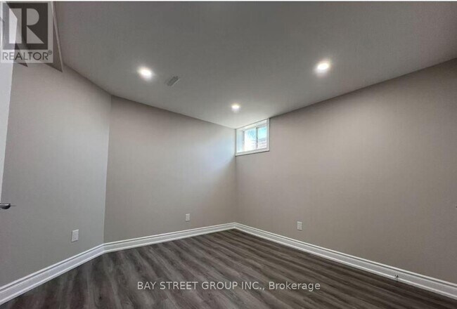 Photo - 19 Saddleback Ct