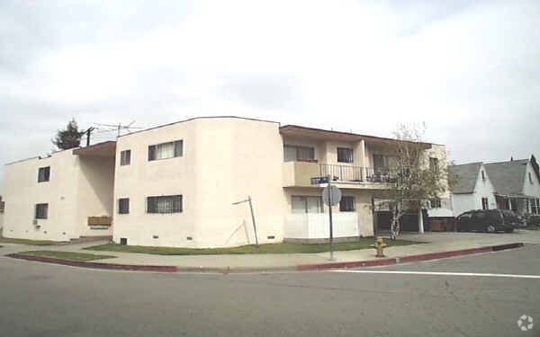 Photo - Oakhurst Apartments