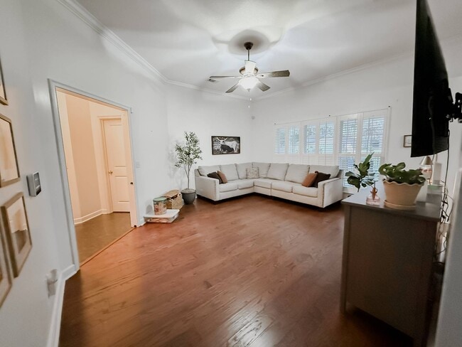 Photo - 151 Manchester Ct