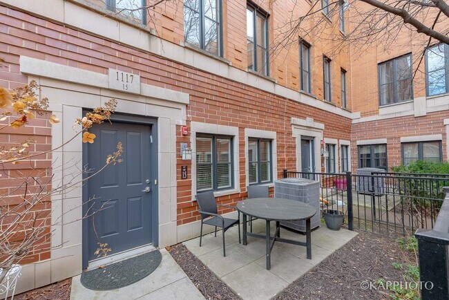 Photo - 1117 W Monroe St