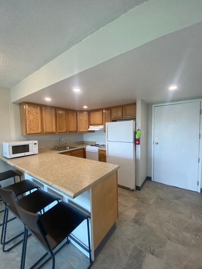 Beaver Plaza-602 - Beaver Plaza-602 Unit 602