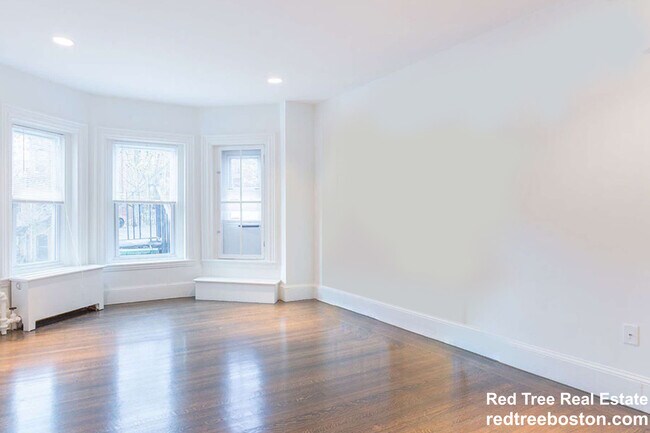 Building Photo - 11 Peterborough St Rental