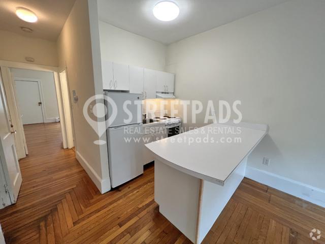 Building Photo - 1 bedroom in Brookline MA 02446 Rental