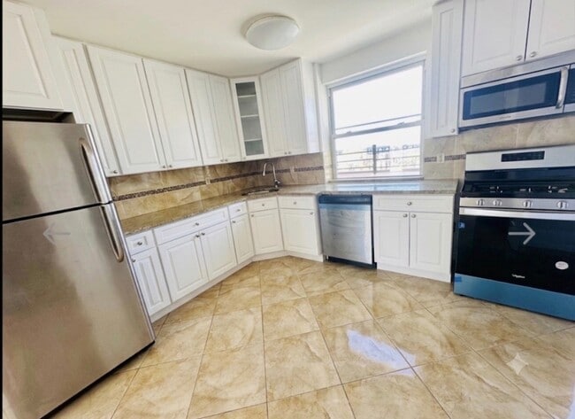 Building Photo - 88-02 Rockaway Beach Blvd