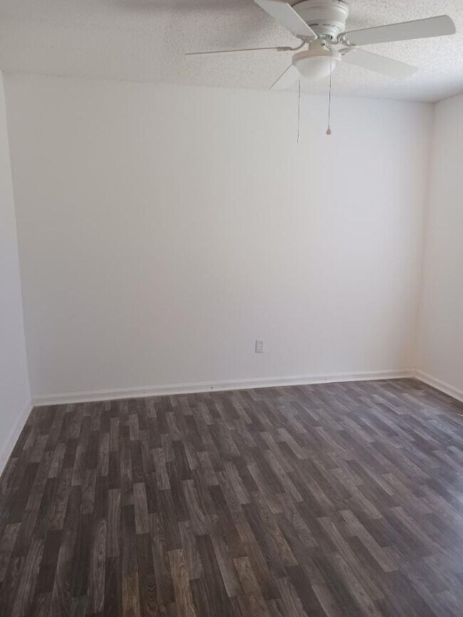 Photo - Huge 3 bed unit in North Charleston!
