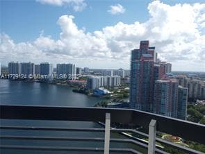 Building Photo - 3530 Mystic Pointe Dr Unit 2902 Rental