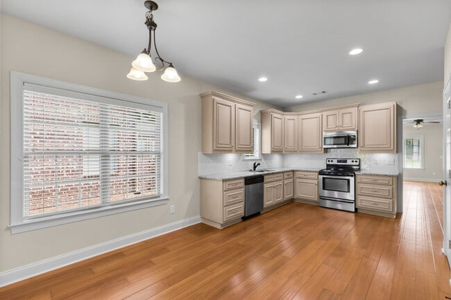 948 Starr Ct
