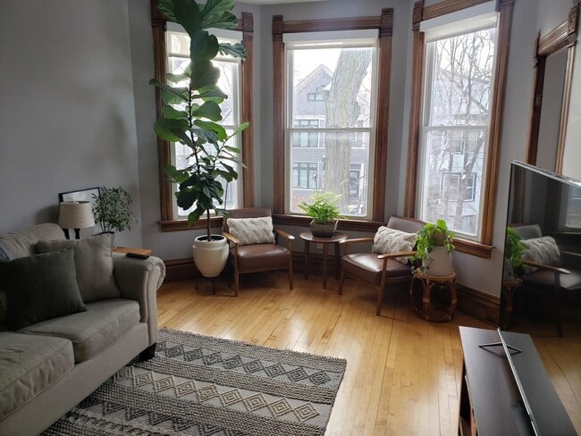 Photo - 1236 W Oakdale Ave Unidad 2F