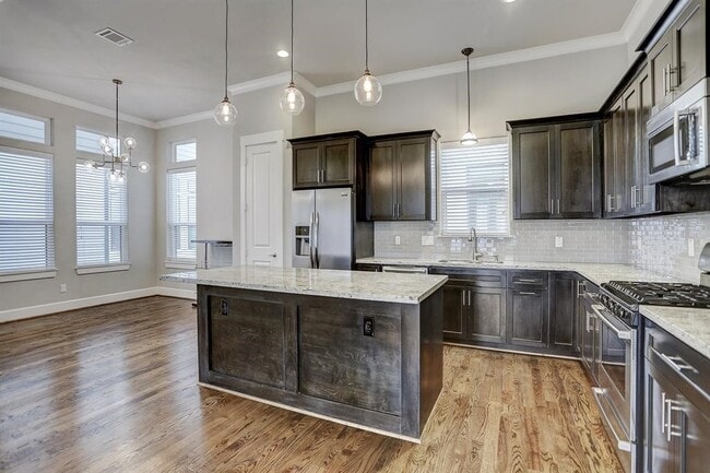 Photo - 1057 W 25th St Unit A