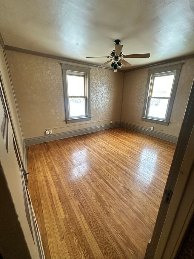 Photo - 1100 E Corrington Ave Unit 1100 E Corrington Ave  2-1