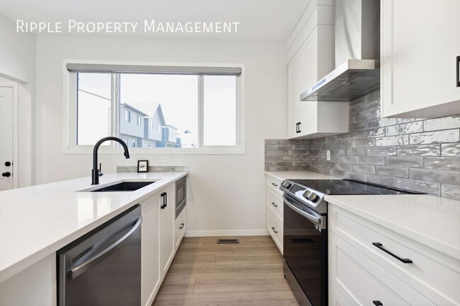 Photo - AMAZING 2 BEDS/ 2 BATHS UPPER UNIT ONLY!