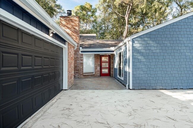 Photo - 33 Crystal Lake Ln