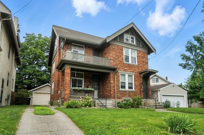 Photo - 3769 Andrew Ave