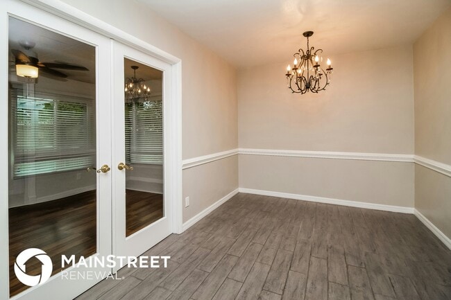 Photo - 503 Roy Blvd