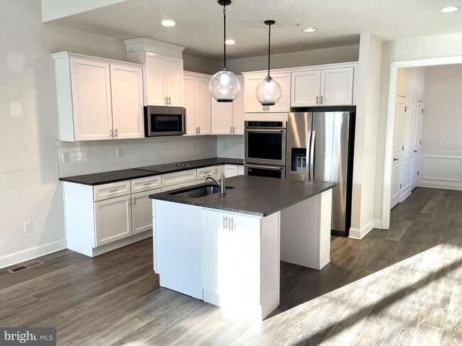 Photo - 906 Moorings Cir