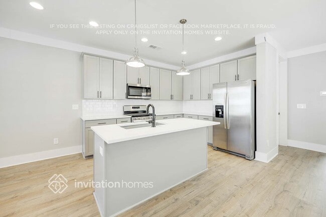 Photo - 647 Vernon Ave