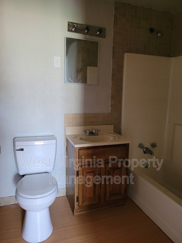 Photo - 606 21st St W Unit B