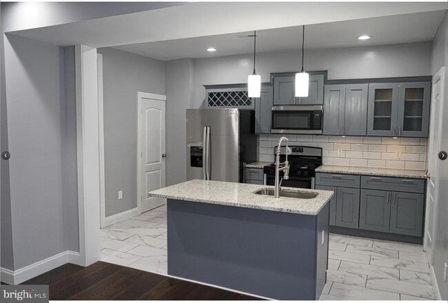 Building Photo - 3722 Woodhaven Ave Rental