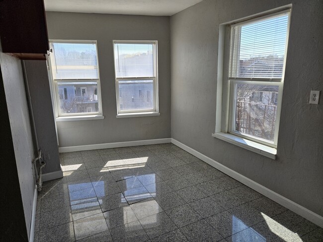 Photo - 2 Saxton St Apartment Unit 2