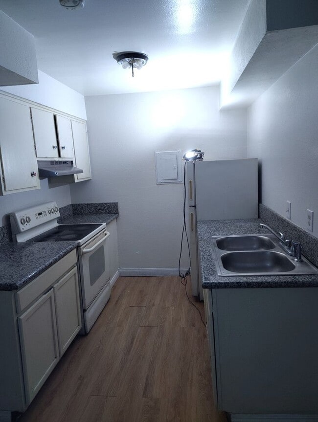 Photo - Cedar Ave Unit 2517 Cedar Ave #3