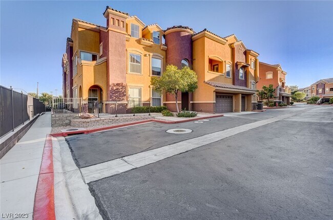 Photo - 3975 N Hualapai Way Unit 207
