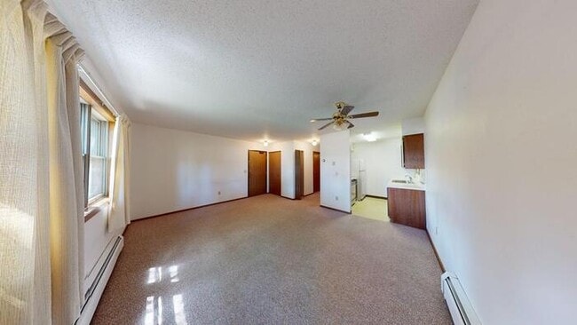 Photo - 212 1st St N