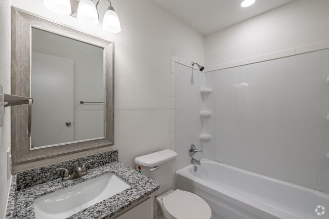 2BR, 1.5BA (Renovated) - 1,000SF - Bathroom