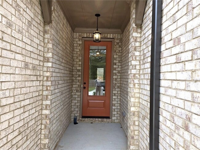 Photo - 1416 Lucan Ln