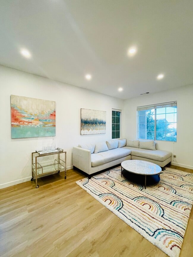 Photo - 38343 Bonino Dr