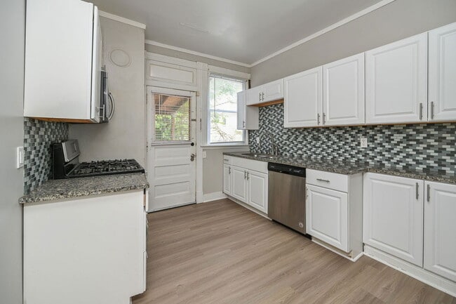 Photo - 2317 Stratford Ave