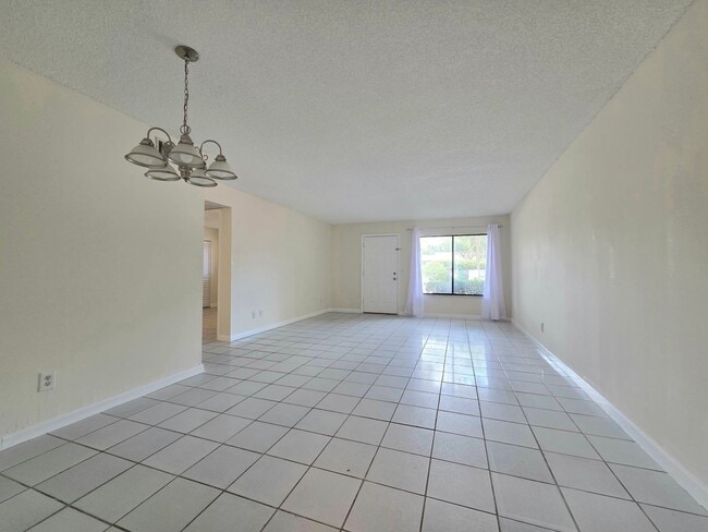 Photo - 605 Northlake Blvd Unit 48